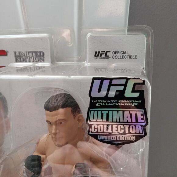 UFC limited edition Frank Mir action figure - Picture 3 of 7